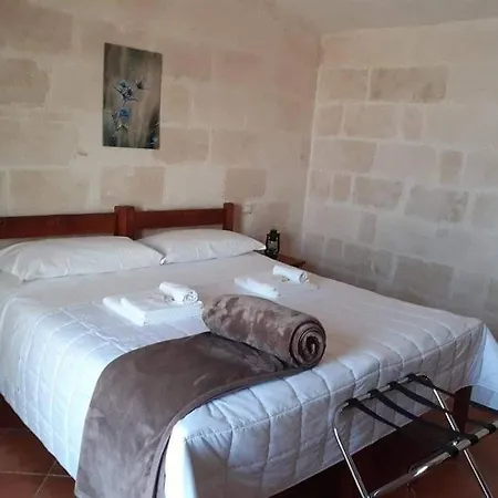 Iazzo Annunziatella B&B לינה וארוחת בוקר לטרצה