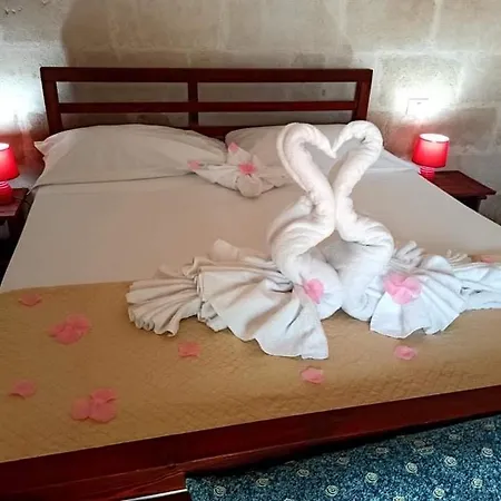 Iazzo Annunziatella B&B לטרצה