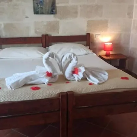 Iazzo Annunziatella B&B לינה וארוחת בוקר