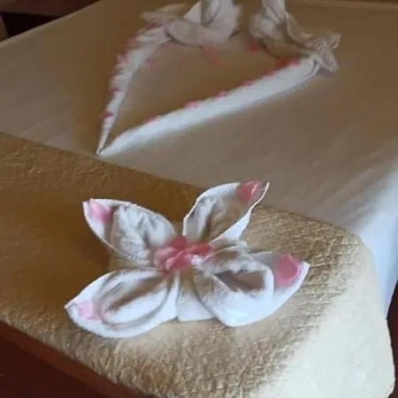 לינה וארוחת בוקר Iazzo Annunziatella B&B *